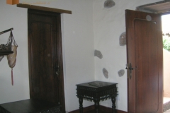 Interior-maciza-mod.-Cedro-acabado-envejecido-2-hotel-rural